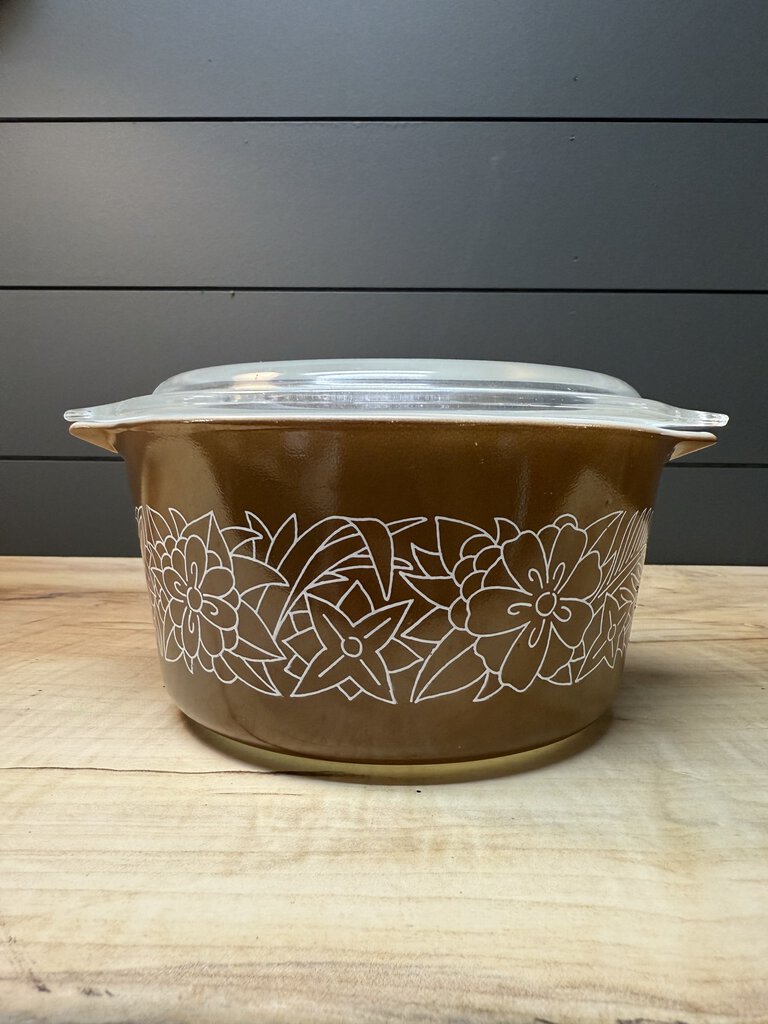 Vintage Pyrex woodland 473-B w/ Lid